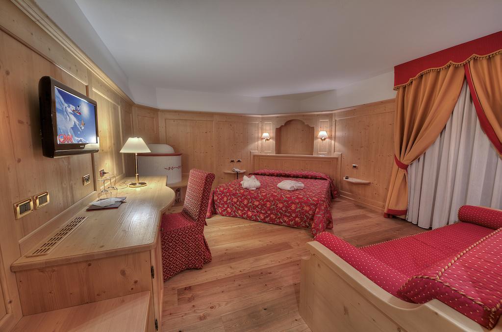 Sporthotel Rosatti Dimaro Habitación foto